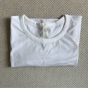 Lululemon Swiftly Short Sleeve Relaxed (White, 6)